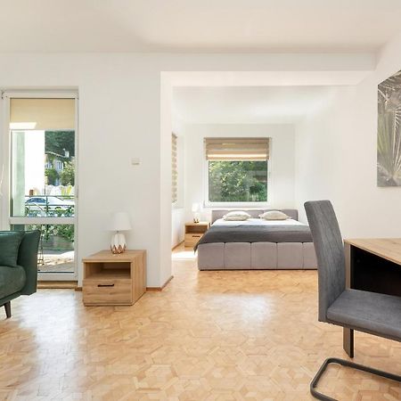 Bright & Spacious Family Apartment In Miedzyzdroje With Parking And 3 Balconies By Noclegi Renters Extérieur photo